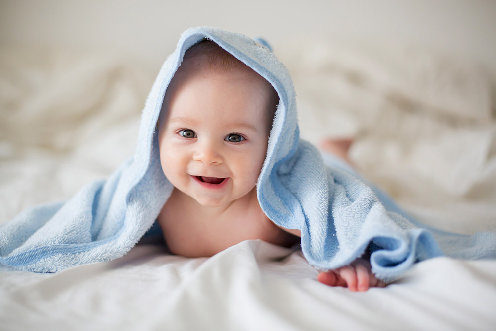 Cuidados naturales de la piel del recién nacido • Cuidados y Caricias